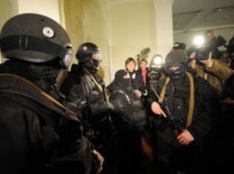 СМИ: Украинский суд арестовал похищенных российских граждан на 15 суток