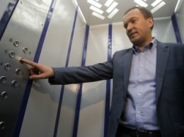 У Кличко завершают работы по установке в жилых домах 50 новых лифтов