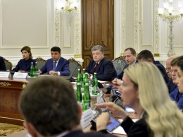 Порошенко призвал парламент запустить медицинскую реформу до июля