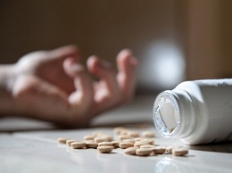 Волна суицидов: двое харьковчан наглотались таблеток