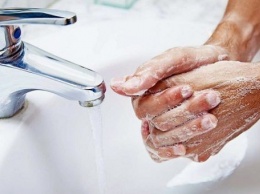 Ученые: Микробы уничтожаются при мытье рук водой любой температуры