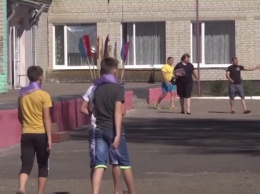 На Луганщине в лагере дети будут стрелять и врачевать