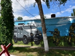На территории Главка полиции в Мариуполе появился мурал (ФОТО)