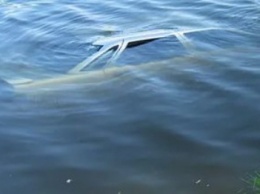 Трагическое ДТП в Сумах: автомобиль с пассажиром утонул в озере