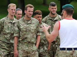 Армейская взбучка: игроков сборной Англии к матчу готовят морпехи