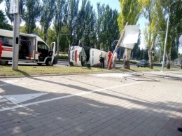 ДТП в Донецке: в центре города перевернулась «скорая»