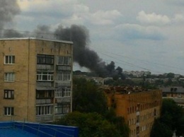 Пожар в Ровно: огонь полыхает в воинской части