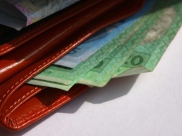 Подобрал чужой кошелек - лишился своих денег: в Сумах средь бела дня ограбили пенсионера (+фото)