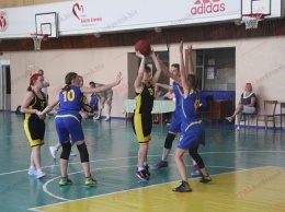 Юные баскетболистки определят сильнейших в турнире Евгения Назарова