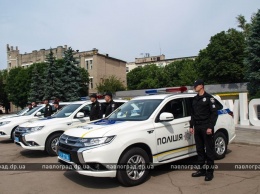 Павлоградская полиция презентовала свои новые автомобили-гибриды (ФОТО и ВИДЕО)