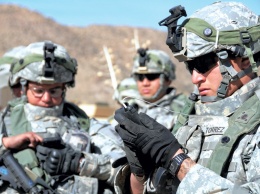 Телефоны к бою: Пентагон обеспечил десантников боевыми смартфонами
