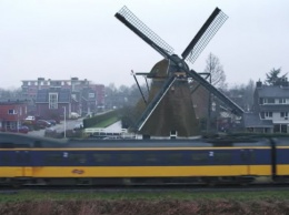 Все электропоезда в Нидерландах используют энергию ветра