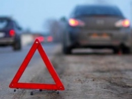 В Пскове на перекрестке автомобиль сбил 17-летнего подростка