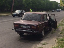 На проспекте Богоявленском мужчина умер за рулем - его автомобиль врезался в другую машину