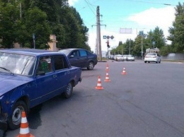 В центре Харькова "пятерка" спровоцировала ДТП. Есть пострадавшие (ФОТО)