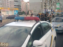 Полиция: на Песках на патрульного не нападали, - ФОТО