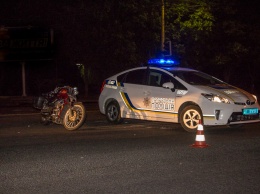 ДТП в Днепре: мотоцикл врезался в авто полиции