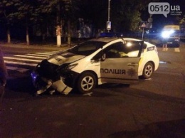 В Николаеве полицейский Prius попал в ДТП
