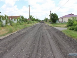 В Одесской области начали ремонтировать одну из самых разбитых дорог