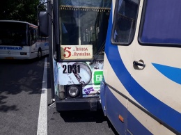 ДТП в Днепре: троллейбус въехал в автобус (Фото)