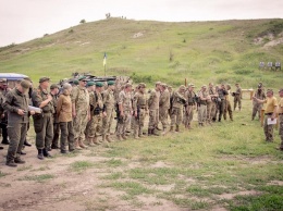 На Луганщине украинские силовики соревновались в стрельбе (Фото)