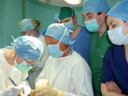 Немецкий пластический хирург делает бесплатные операции детям во Львове