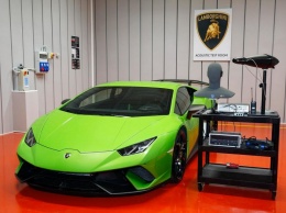 Lamborghini создала комнату для настройки звука автомобилей