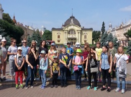 За победу в конкурсе "Украина глазами детей из зоны АТО" дети из Счастья побывали в Черновцах (Фото)