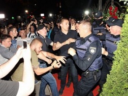Участника бойкота концерта Билык обвинили в избиении полицейского