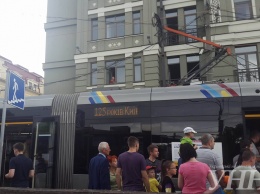 В Киеве парад трамваев прошел под звуки барабана