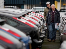 Сколько автомобилей купили украинцы с начала года