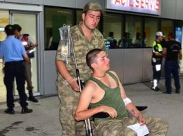 В Турции отравились более 700 военных