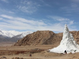 В Индии построили искусственный ледник, который решит проблему нехватки пресной воды