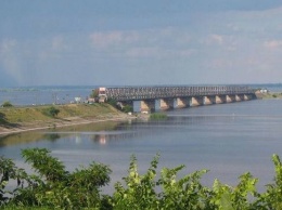 На трассе Н-16 начался ремонт на мосту через Днепр, движение ограничат на 4 месяца