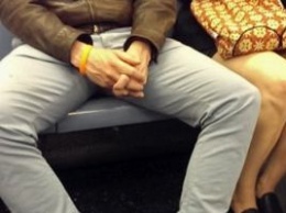 В метро Мадрида теперь просят не раздвигать ноги