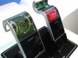 В январе Samsung выпустит первый смартфон с гибким дисплеем