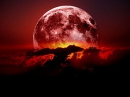 Астролог предупредил об опасности "кровавой луны" для здоровья украинцев