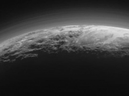 NASA: Опубликованы новые фотографии Плутона