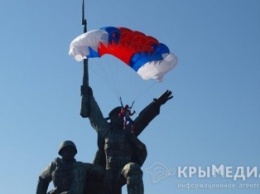 Севастопольский парашютный фестиваль принял спортсменов из ЕС и Донбасса (ФОТО)