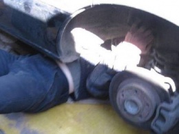 На Львовщине на мужчину упало авто (фото)