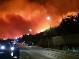 Пожар на курорте в Хорватии: эвакуированы сотни туристов, к тушению привлекли армию