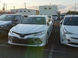 Появились первые живые фото Toyota Camry 2018 для Украины