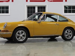 В Калифорнии на аукционе можно купить желтый Porsche 911 Coupe 1966 года выпуска