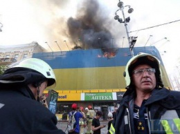 В центре Киева сгорело историческое здание: Кличко сравнивают с фашистским гауляйтером