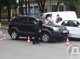 Авария на проспекте Гагарина: внедорожник врезался в легковушку (Фото)
