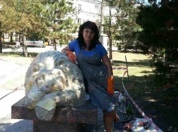 Реставратор Татьяна Попазова дарит вторую жизнь бердянским скульптурам