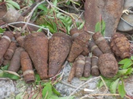 Пиротехники ГСЧС утилизировали около сотни снарядов, обнаруженных на территории Авдеевки(ФОТО)