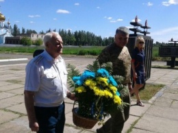 Авдеевские власти почтили память жертв войны в Украине (ФОТО)