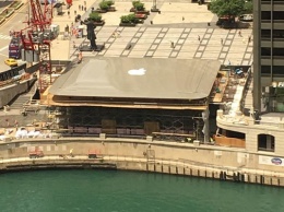 Гигантский MacBook Air появился на крыше в Чикаго