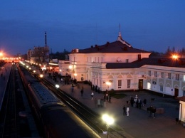 Херсонский ЖД-вокзал днем и ночью или Как едва не объединились две древнейшие профессии